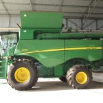 JOHN DEERE S690