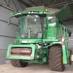JOHN DEERE S690